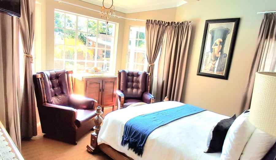 7 Bedroom Property for Sale in Heather Park Western Cape